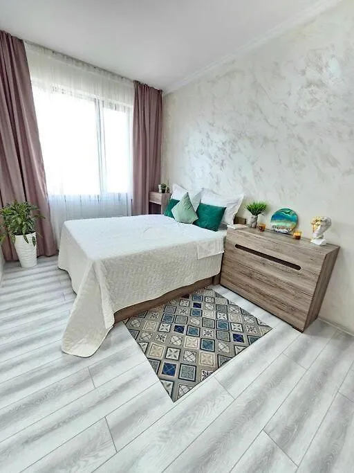 44 Elif Garden Двухкомнатная Apartamento Almaty 0*,